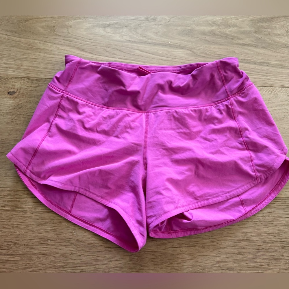 Lululemon Speed Up Shorts SIZE 6- Sonic Pink